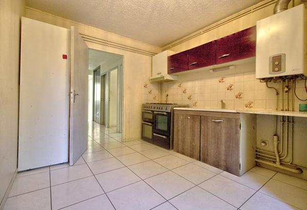 AGEN HYPER CENTRE - Appartement de 96 m² avec 3 chambres en rez-de-chaussée dans un quartier calme et recherché