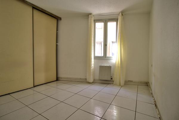 AGEN HYPER CENTRE - Appartement de 96 m² avec 3 chambres en rez-de-chaussée dans un quartier calme et recherché