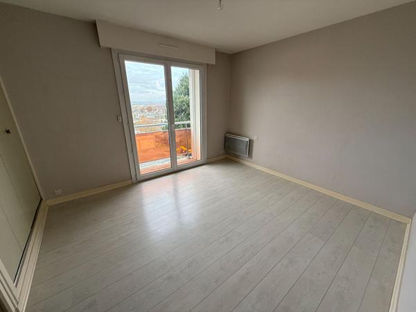 Appartement 4 pièces 164.85 m2