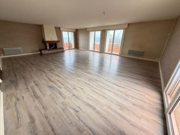 Appartement 4 pièces 164.85 m2