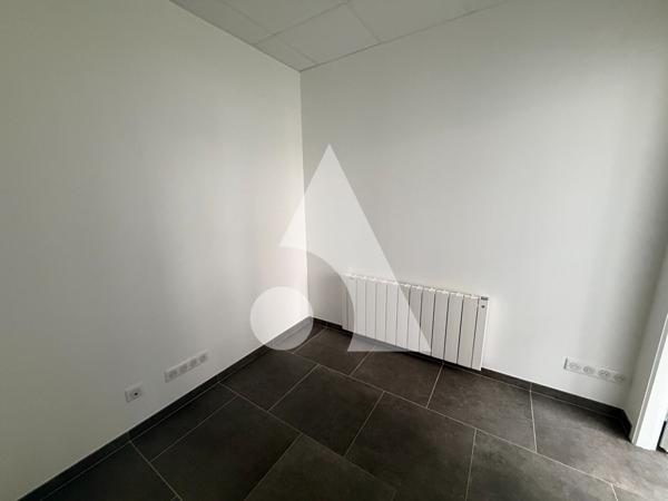 Local commercial 77.33 m2