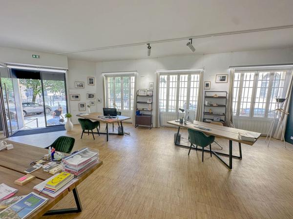 Bureaux à vendre ou à louer à Bordeaux dans un immeuble pierre de taille
