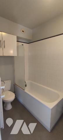 Cente ville Gare Nord T2 avec balcon 12m² et garage 22,6 m² vendu meublé actuellement libre 