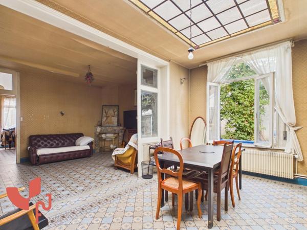 Maison 5 pièces, garage de 45m2, extérieur