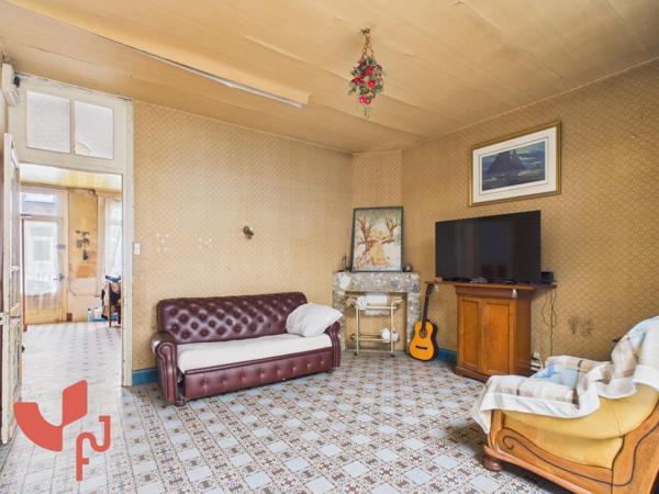 Maison 5 pièces, garage de 45m2, extérieur