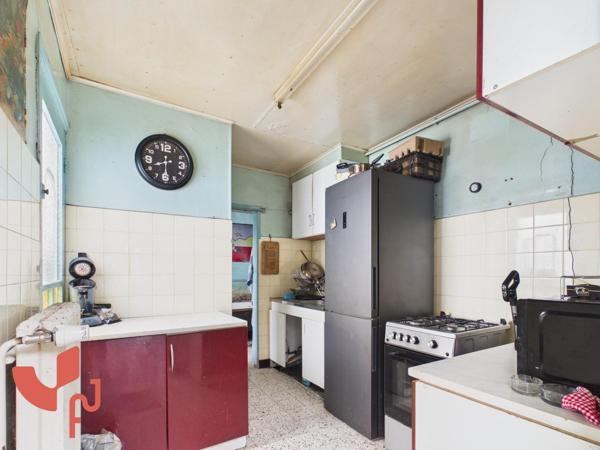 Maison 5 pièces, garage de 45m2, extérieur