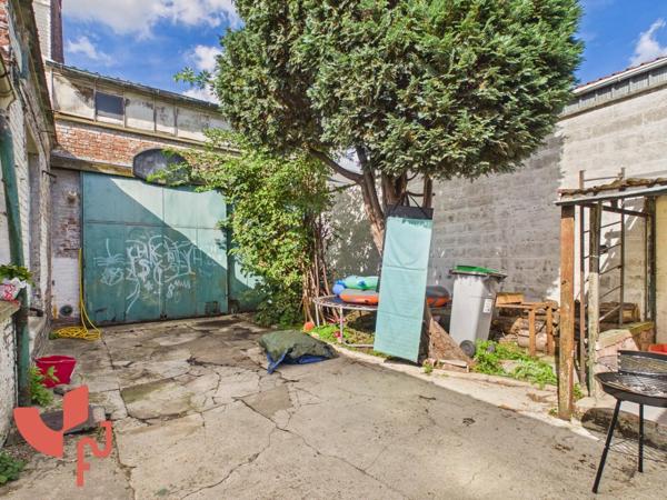 Maison 5 pièces, garage de 45m2, extérieur