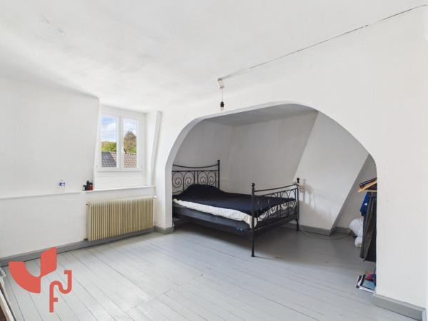 Maison 5 pièces, garage de 45m2, extérieur