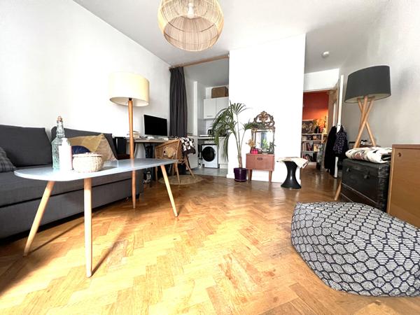 STUDIO OCCUPE AVEC EXTERIEUR - METRO PARMENTIER-