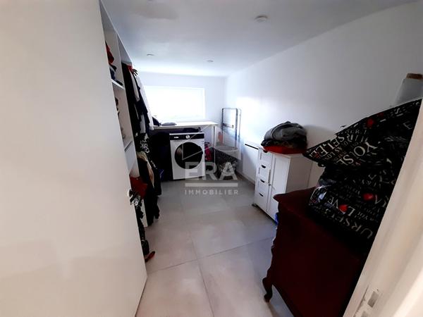 TRES PROCHE CHAUNY,  MAISON RÉNOVÉE