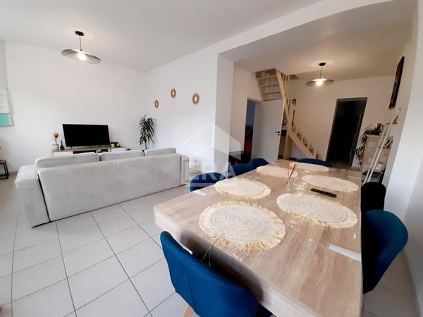 TRES PROCHE CHAUNY,  MAISON RÉNOVÉE