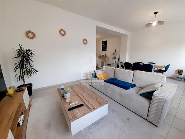 TRES PROCHE CHAUNY,  MAISON RÉNOVÉE