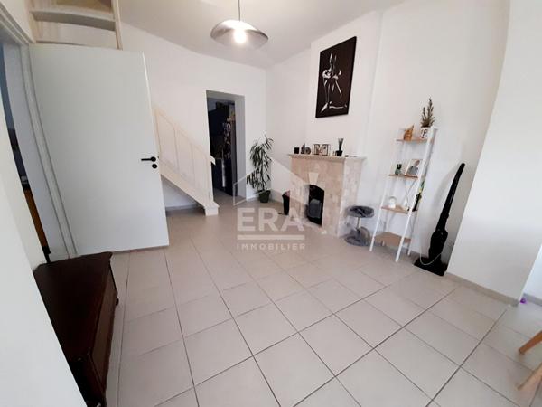 TRES PROCHE CHAUNY,  MAISON RÉNOVÉE