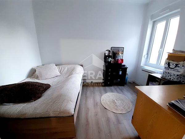 TRES PROCHE CHAUNY,  MAISON RÉNOVÉE