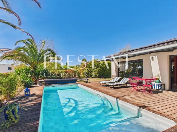 Villa Haut-Bouliac de plain-pied de 168 m² avec piscine et dépendance, BOULIAC