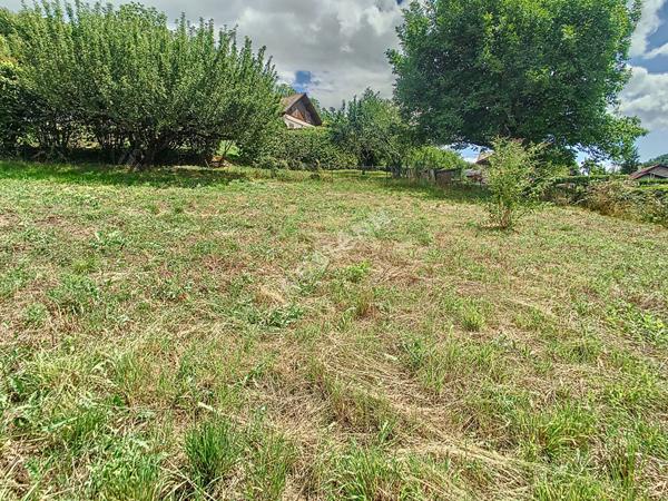 Terrain de 780 m² à vendre sur Clarafond Arcine (Libre de constructeur)
