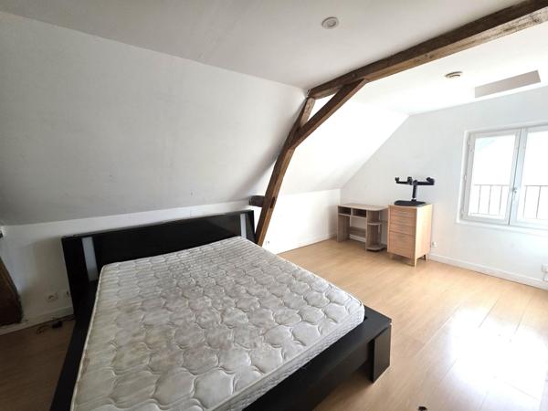 Maison Familiale 6 chambres, avec garages et terrain