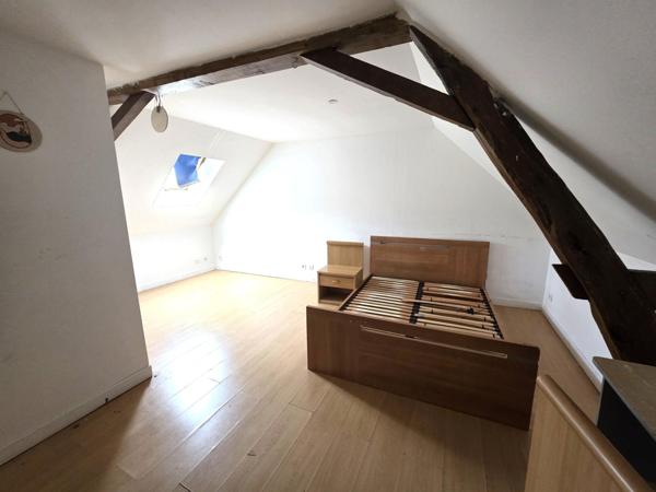 Maison Familiale 6 chambres, avec garages et terrain