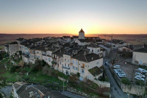 Lauzerte - Vue imprenable pour cette Bâtisse de village du Quercy Lauzerte
