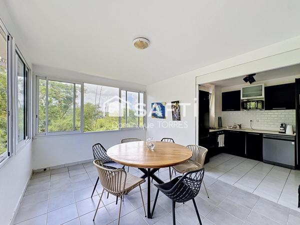 SCHOELCHER :  Spacieux appartement T4 de 88 m² vue dégagé avec balcon fermé