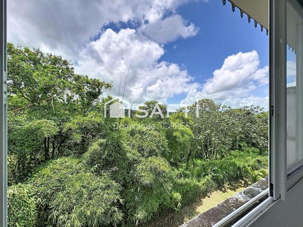 SCHOELCHER :  Spacieux appartement T4 de 88 m² vue dégagé avec balcon fermé