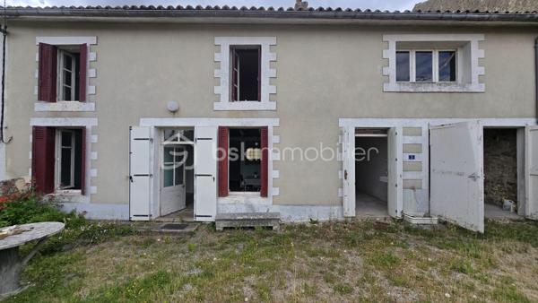 Venez vite découvrir cette maison Mitoyenne, des deux coté, de 102 m², situé dans un lieu dit à 10 minutes de centre de Vasles , A 40 minutes de Poitiers et à 20 minutes de Parthenay.
environnement calme !

Rez de chaussée:
- Cuisine ouverte sur la salle à manger.
- Salon très lumineux.
- Une pièce de rangement.
- Un cellier.
- Une salle d'eau avec douche.
- WC séparé.

A l'étage :
- Grand pallier
- Deux très belles chambres comprenant de grands placards.
Un des grand plus de cette maison:
 - le grenier peut être aménagé en une grande chambre parentale, ou autre projet à votre convenance.
Cette maison vous offre tous son potentiel pour être aménagée comme vous le souhaitez.

Point IMPORTANT:
- Rénovation à réaliser sur l'ensemble du bien !
- Assainissement à refaire ! devis en main par notre professionnel

Extérieur :
Une cour attenant à la maison de 100 m² environ et un deuxième jardin non attenant à la maison accessible à pied de 600m²environ.
Une visite ???
Projet locatif ou maison principale
Acquéreurs, bénéficiez de mon service financier, étude gratuite.
Vendeurs, avis de valeur offert.
