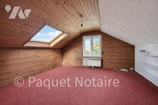 En face du lycée Saint Charles
Idéal activité professionnelle :  restauration, auto école, etc...