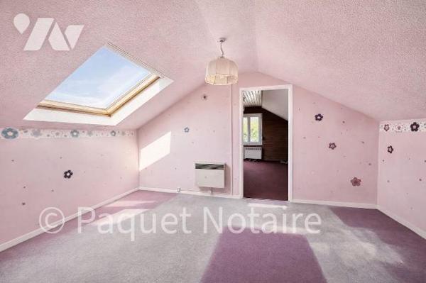 En face du lycée Saint Charles
Idéal activité professionnelle :  restauration, auto école, etc...