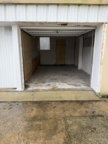 Garage - Parking à vendre à Vannes dans le Morbihan (56000), ref : 56002-1468