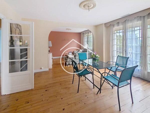 Saint-Laurent-des-Vignes : Maison rénovée, 5 pièces de 146m² avec jardin