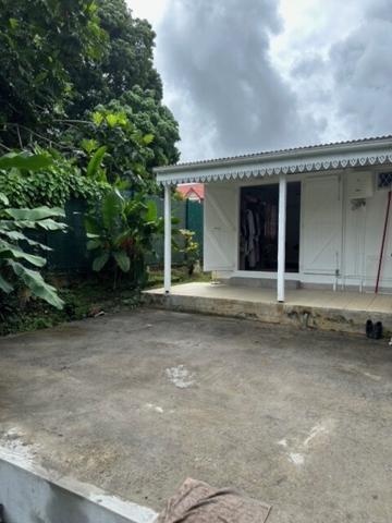 CHARMANT T3 dans belle propriété de campagne