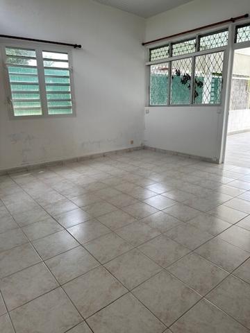 CHARMANT T3 dans belle propriété de campagne