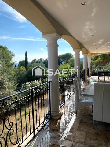 SUPERBE VILLA RECENTE AVEC STUDIO ET PISCINE