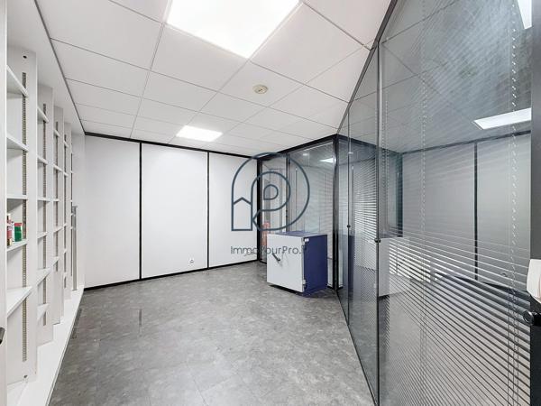 🏢 LILLE CENTRE – BUREAUX D'ANGLE 238 m²  AVEC TERRASSE & PARKINGS | RARE DANS LE SECTEUR !