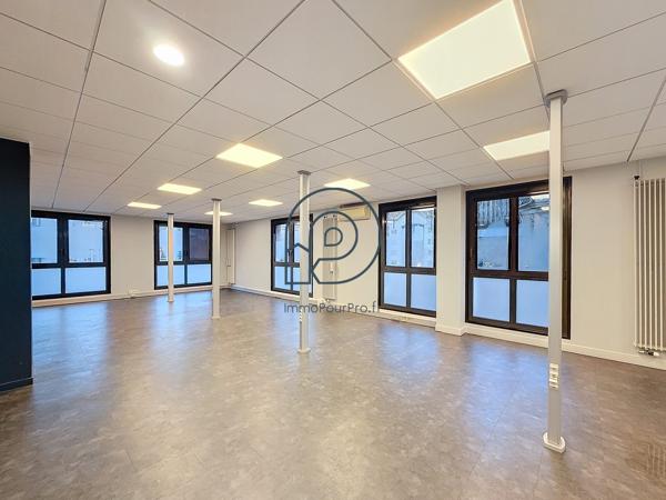 🏢 LILLE CENTRE – BUREAUX D'ANGLE 238 m²  AVEC TERRASSE & PARKINGS | RARE DANS LE SECTEUR !
