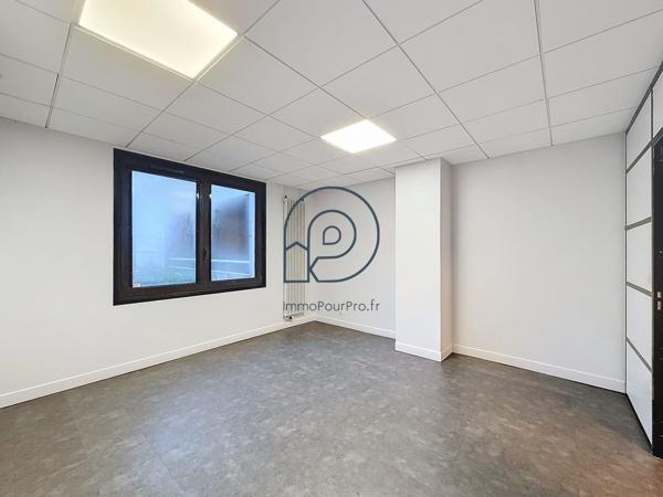 🏢 LILLE CENTRE – BUREAUX D'ANGLE 238 m²  AVEC TERRASSE & PARKINGS | RARE DANS LE SECTEUR !