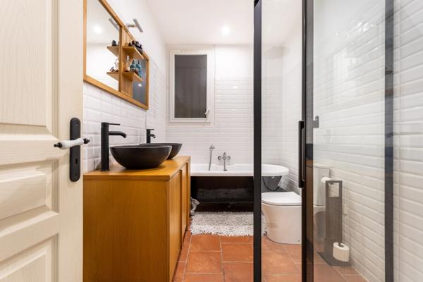 A vendre Maison Plain-pied 150m2 6 pièces - 4 chambres - hangar 300 m2 - 5660 m2 de terrain - SAINT SAUVEUR (24)