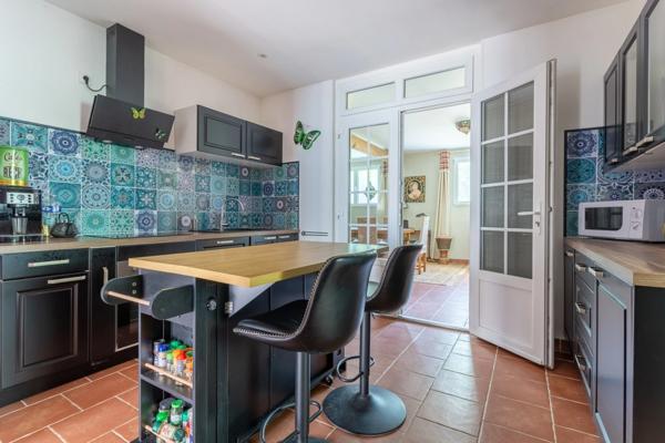 A vendre Maison Plain-pied 150m2 6 pièces - 4 chambres - hangar 300 m2 - 5660 m2 de terrain - SAINT SAUVEUR (24)