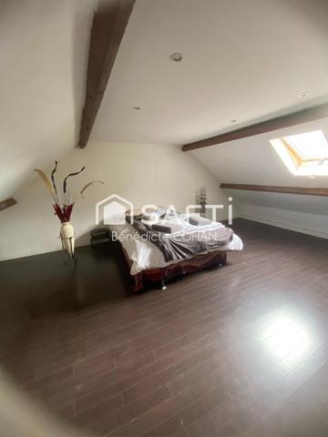 Maison de maçon, trois chambres, avec grande terrasse, garage et sous sol