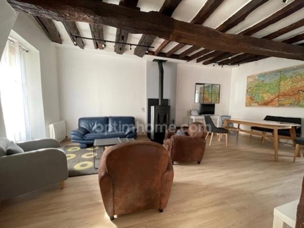 Maison à louer 4 pièces avec jardin, au centre du village de SAINT CYR SOUS DOURDAN (91). A10 et gare routière à 2KM.