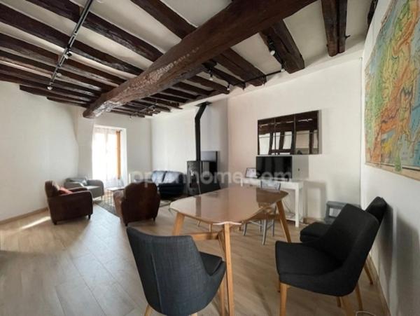 Maison à louer 4 pièces avec jardin, au centre du village de SAINT CYR SOUS DOURDAN (91). A10 et gare routière à 2KM.