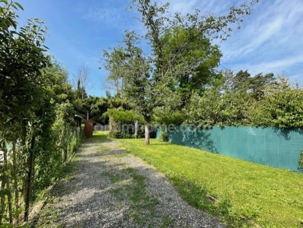 Maison à louer 4 pièces avec jardin, au centre du village de SAINT CYR SOUS DOURDAN (91). A10 et gare routière à 2KM.
