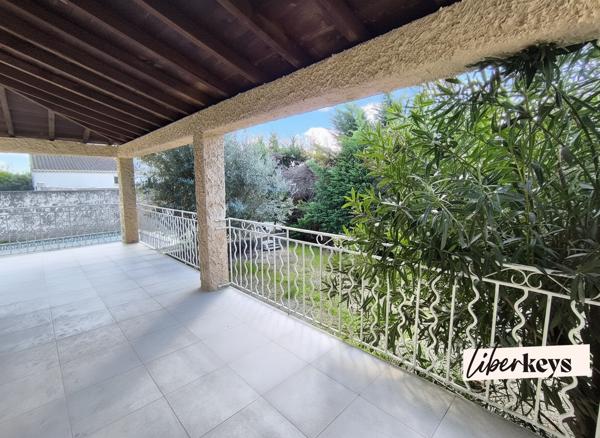 🏠 Maison familiale T5 plain-pied, piscine et garage