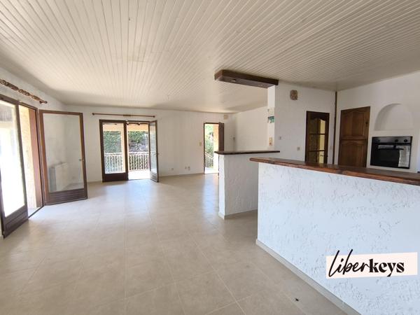 🏠 Maison familiale T5 plain-pied, piscine et garage