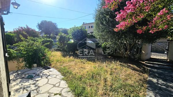 Maison Villeneuve Loubet 8 pièce(s) 263 m²