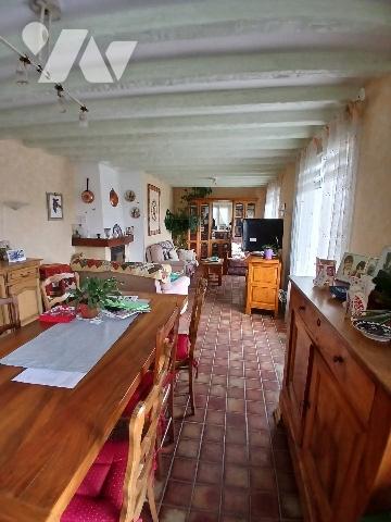 Maison d'habitation avec dépendances et terrain