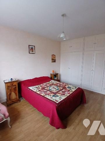 Maison d'habitation avec dépendances et terrain