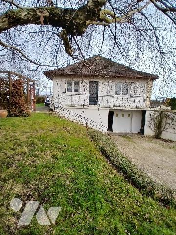 Maison d'habitation avec dépendances et terrain