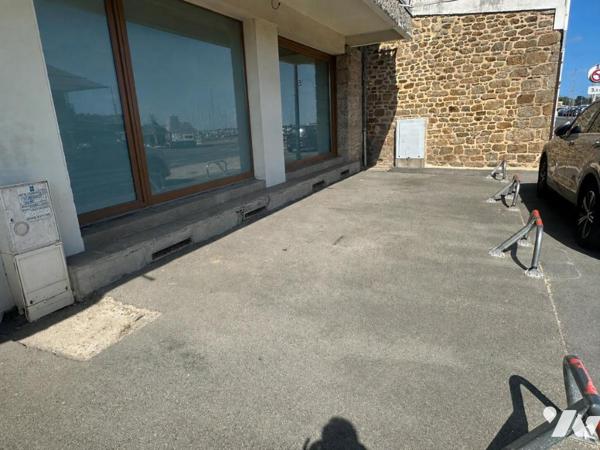 Saint Malo - Rocabey/Intra Muros - Local à usage de bureaux avec parkings