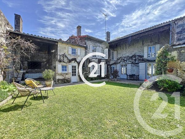 Maison à vendre  7 pièces - 331 m2 JARNAC - 16